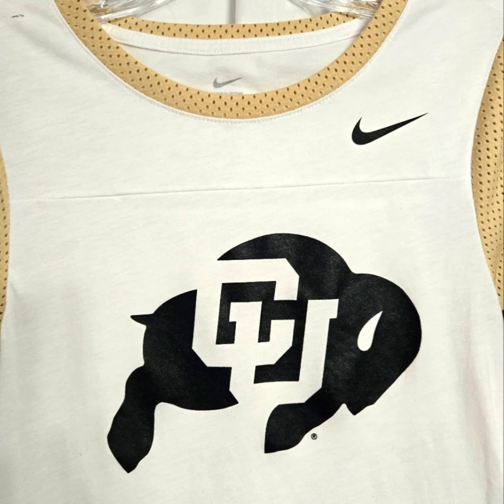 Nike White/Tan Sports CU (Colorado)Tee Size XS
